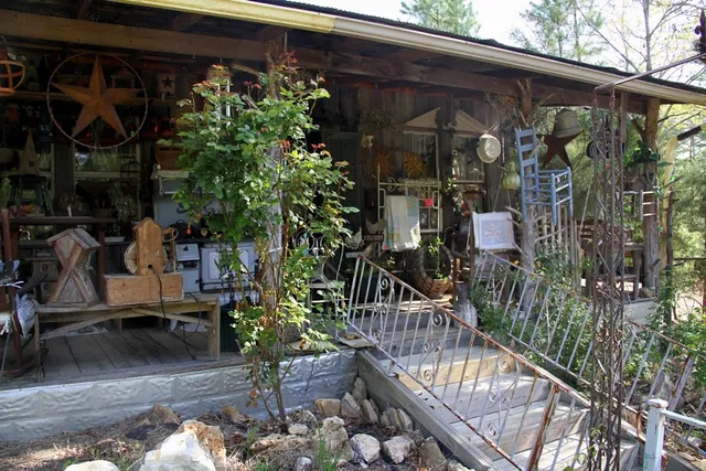 Land Ah Go-Shus Antiques