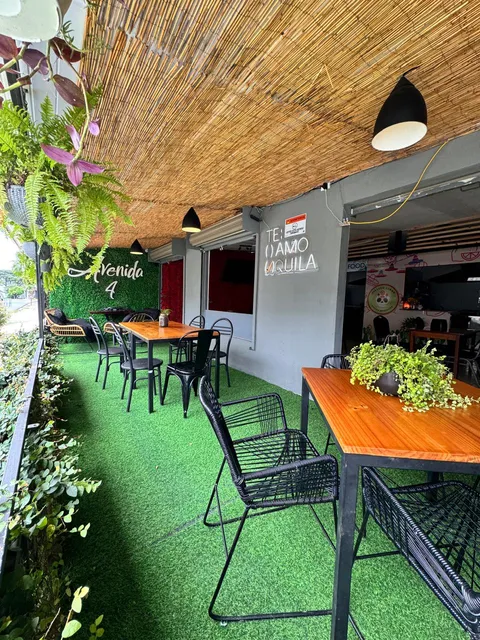 Avenida 4, Centro gastronómico