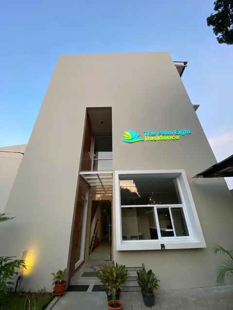 Palm Eight Residence Mitra RedDoorz