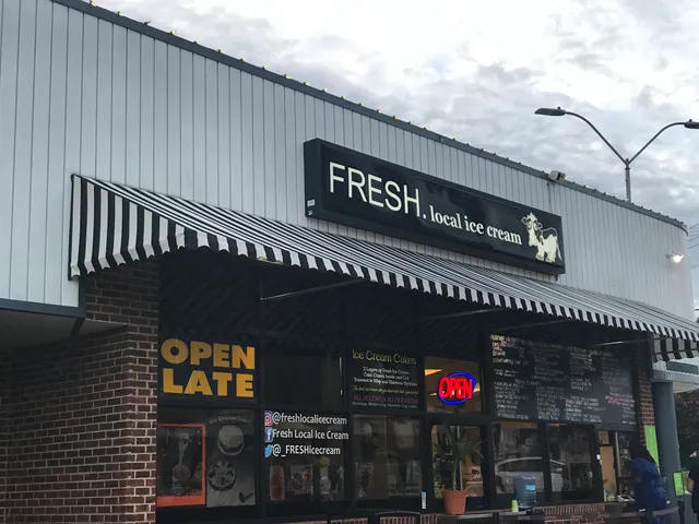 Oak Park Shopping Center