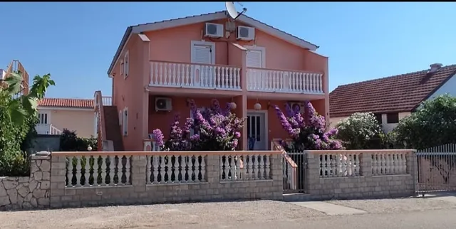 Apartmani Guest house Laura