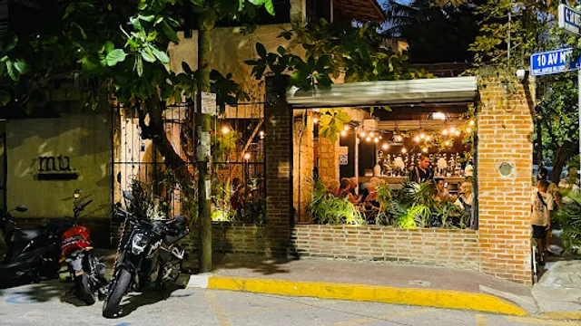 Mu. Burgerhouse AV10 | Hamburguesería Playa del Carmen