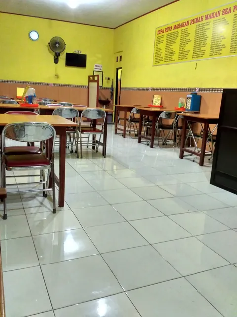 Rumah Makan Seafood Nasional