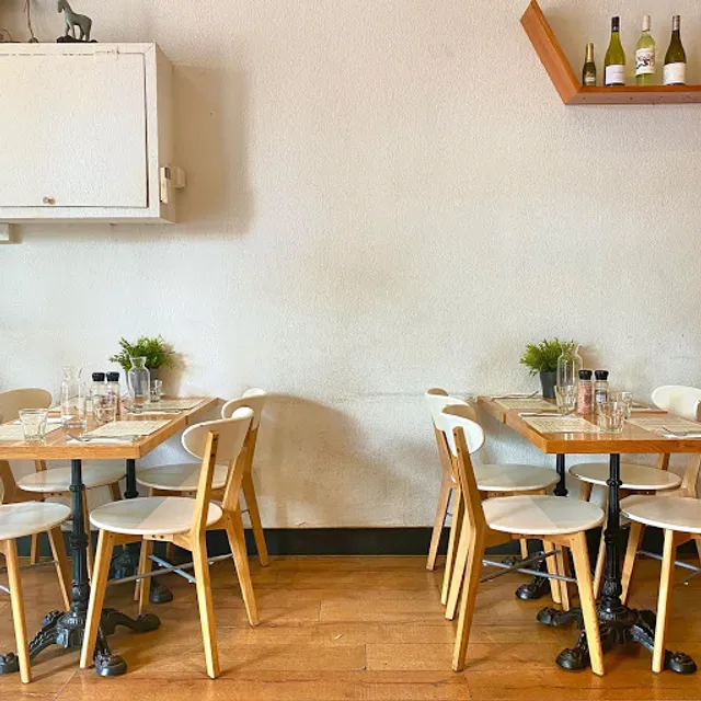 Dark Horse on the Brit