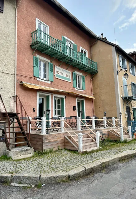 Les Remparts Chambres Bar