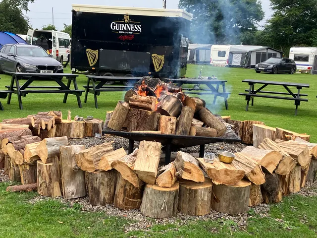 Llwyn Ffynnon Caravan Park