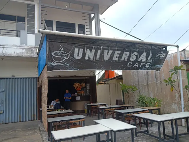 Cafe Universal
