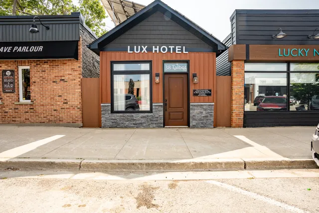 Lux Hotel