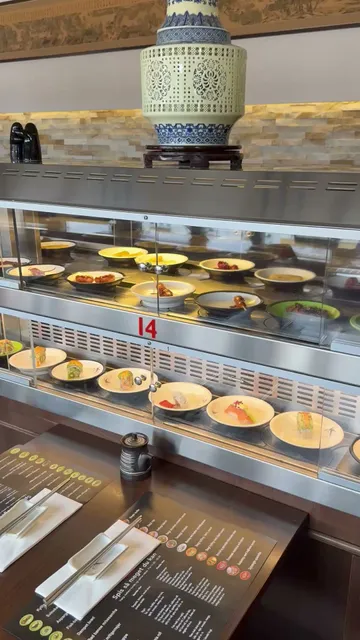 King Running Sushi & Wok