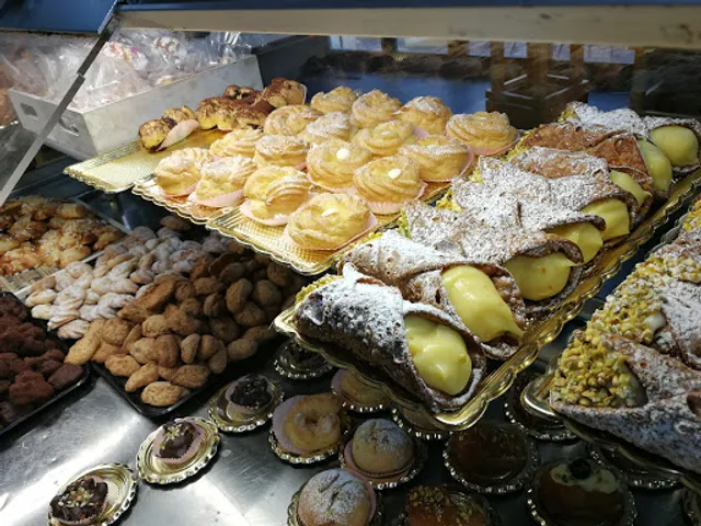 Ottantasette Food E Drink