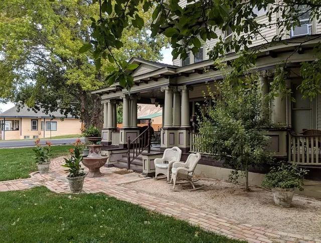 Palisade Wine Valley Inn