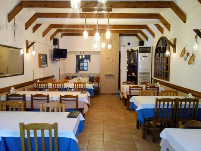 Tavern - Ouzeri "Coral"