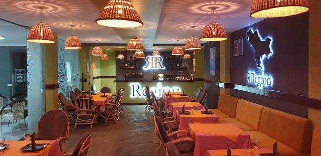 Region Restaurant & Bar