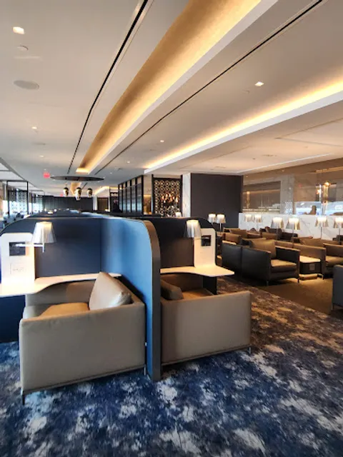 United Polaris Lounge