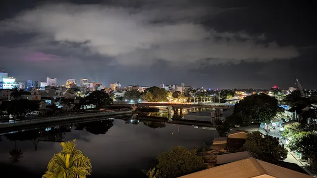 Royal Homestay And Coffee