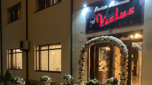 Vialux ~ Pensiune / Restaurant