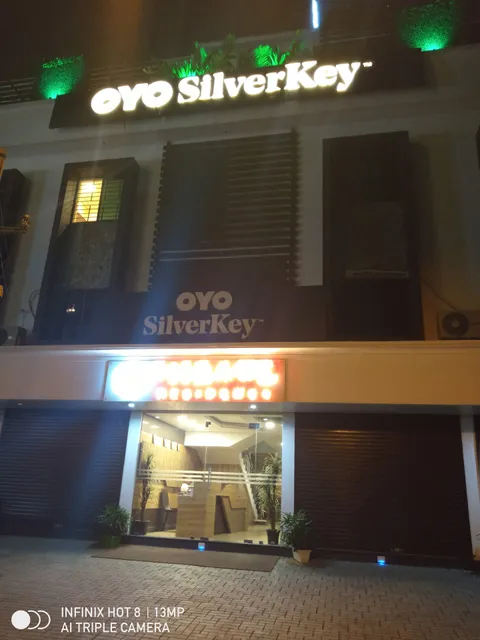 SilverKey Executive Stays 46147 The Mirage Residency