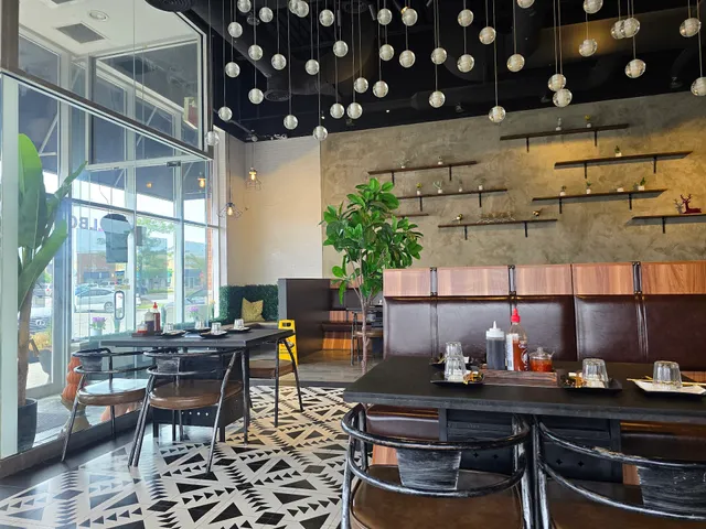 La Pho Vietnamese Restaurant