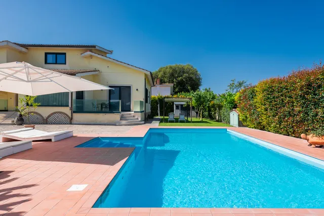 Luxury Suite in Villa with Private Pool – Near Rome & Ostia