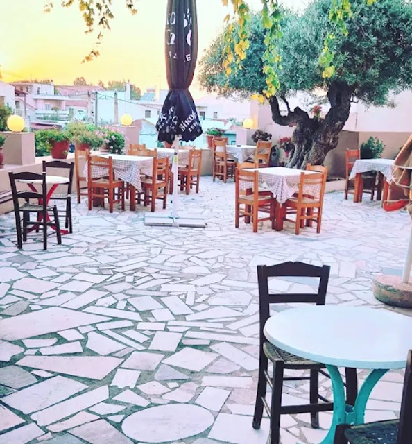 THODOSI'S Traditional Kafeneion & Eatery