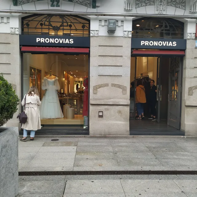 Pronovias