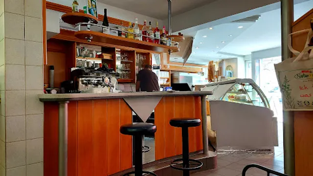 Limoncello Eis & Cafe