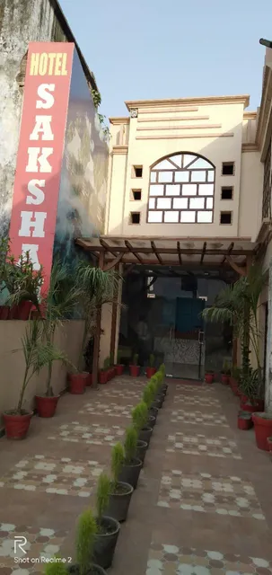 OYO Flagship 13928 Saksham Hotel