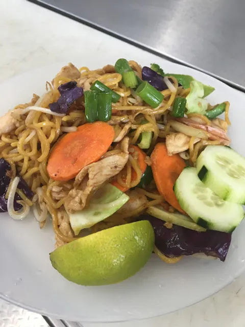 Cashew Gai Thai food