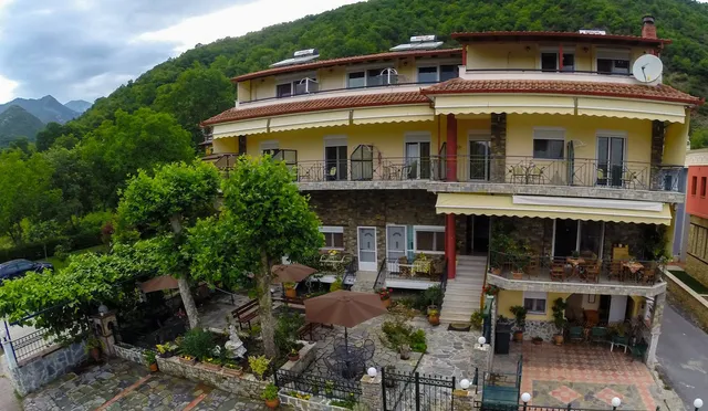 Drosia Hotel / Ξενοδοχείο Δροσιά