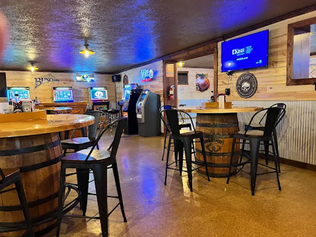 Zmac's Riverside Pub