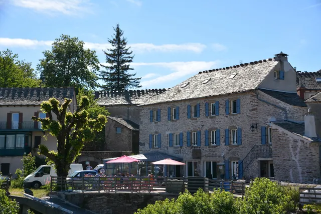 The Modestine relay rooms & guest table