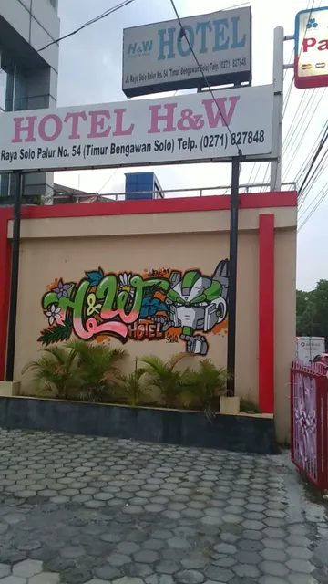 RedDoorz @ H&W Hotel Solo