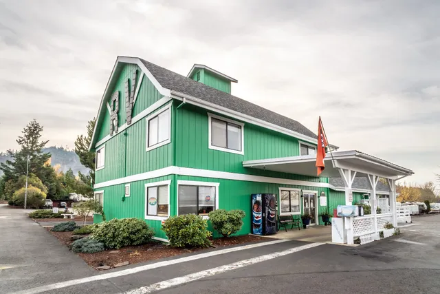 Sutherlin / Umpqua Valley KOA Holiday