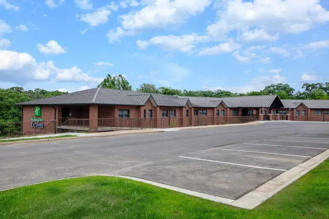 Holiday Inn Express Foster Lodge