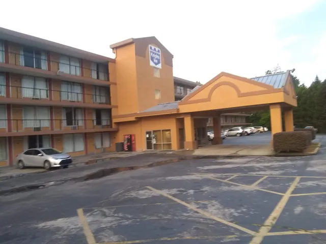 Knights Inn Forest Park