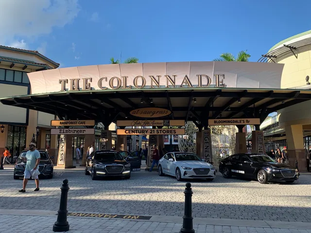 The Colonnade Outlets