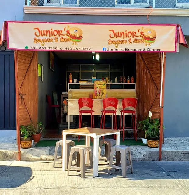 Junior's Burgers & Wings