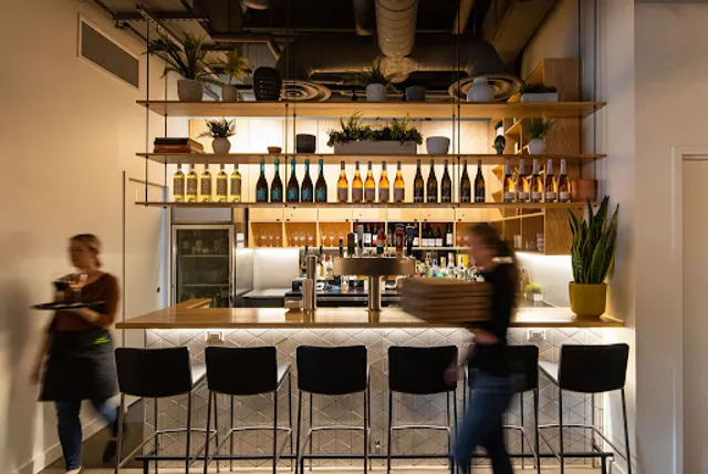 Morris East + Slice Shop (Quinpool Neighbourhood)