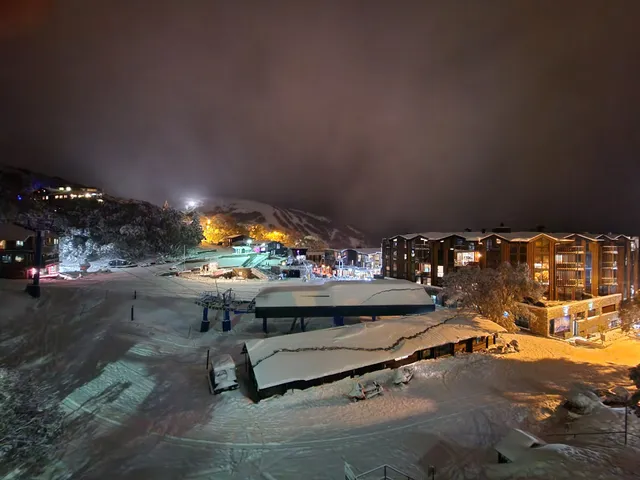 Les Chalets Apartments