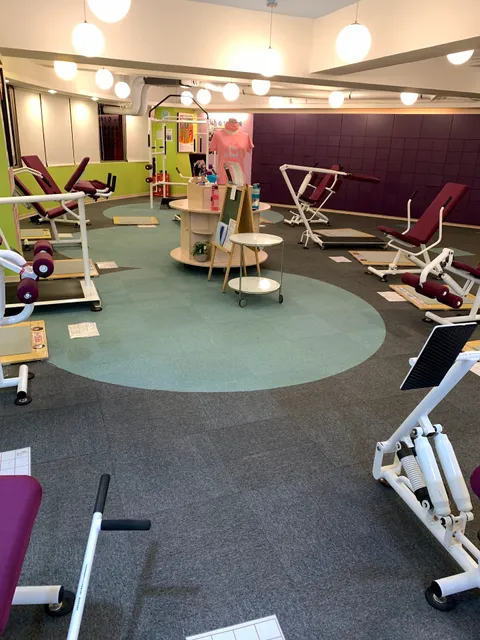 Curves 竹圍捷運店