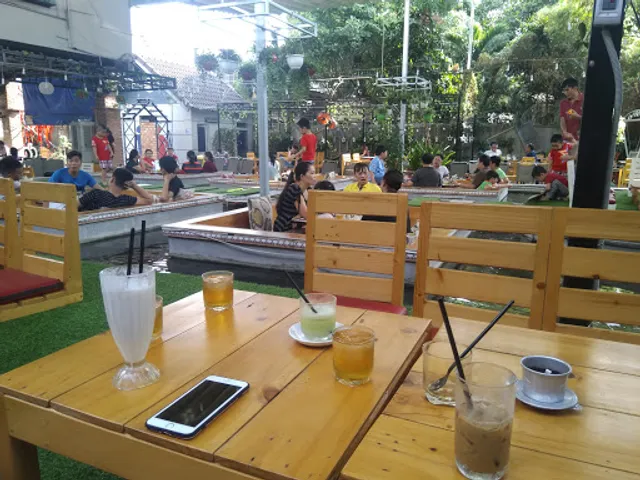 Cafe Vườn cá