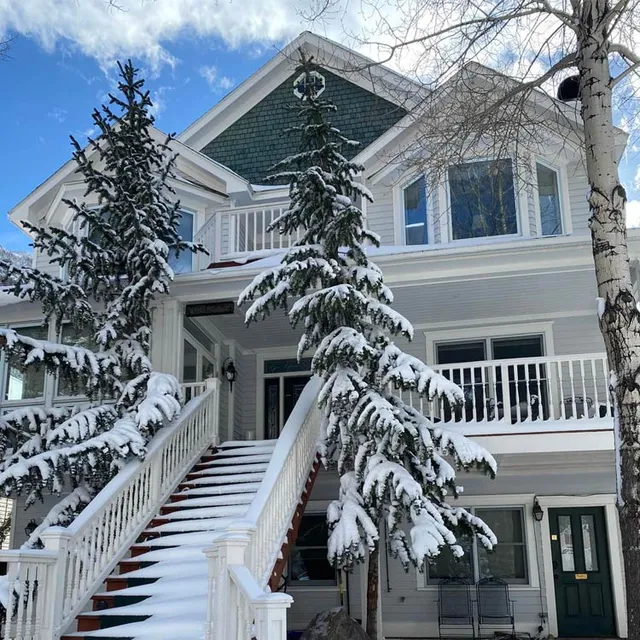 The Clipper Inn - Bed & Breakfast