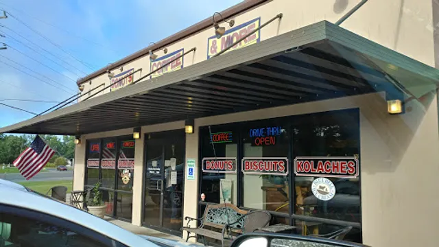 Pineville Donuts Coffee & More