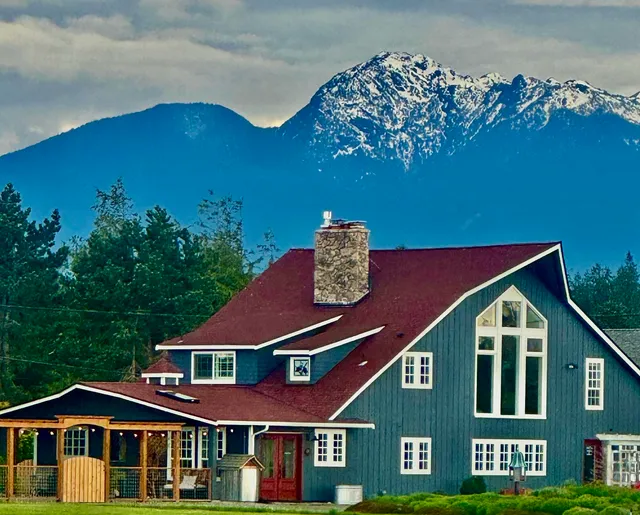 Dungeness Barn House B&B at Two Crows Farm