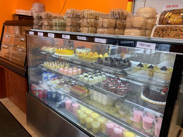 MADRAS BAKERY CAFE மெட்ராஸ் பேக்கிரி / South Indian food / North Indian food / Indian Bakery / Cake shop / Halal food