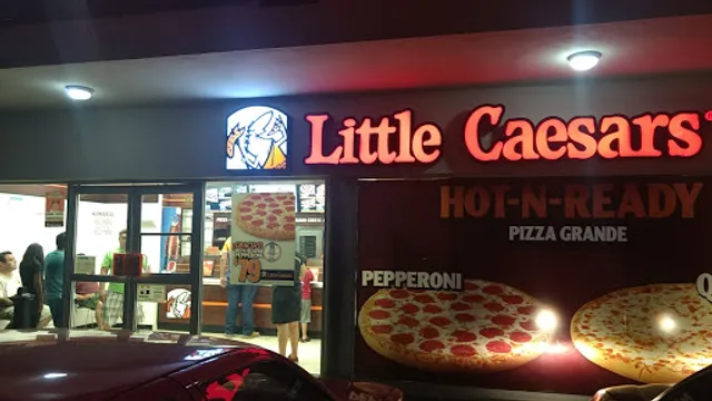 Little Caesars Plaza La Sierra