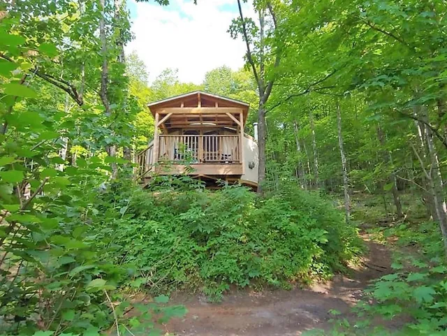 Les Refuges Carole et Sylvain (Locations Yourtes et chalet)