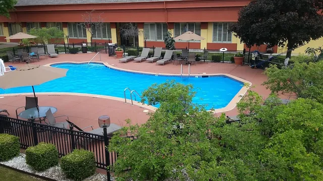 Clarion Hotel Detroit Metro Airport