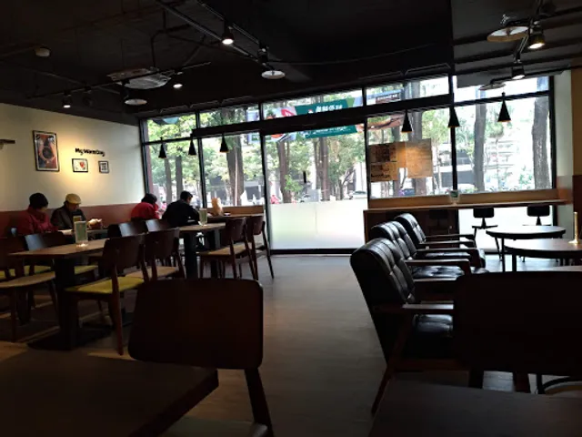 麥味登興大店
