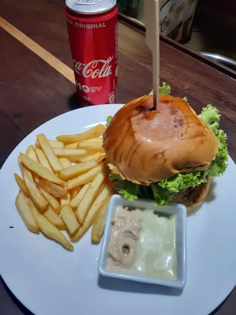 Mikelly Choperia e Pizzaria